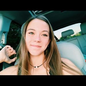 Meet your Posher, Mia